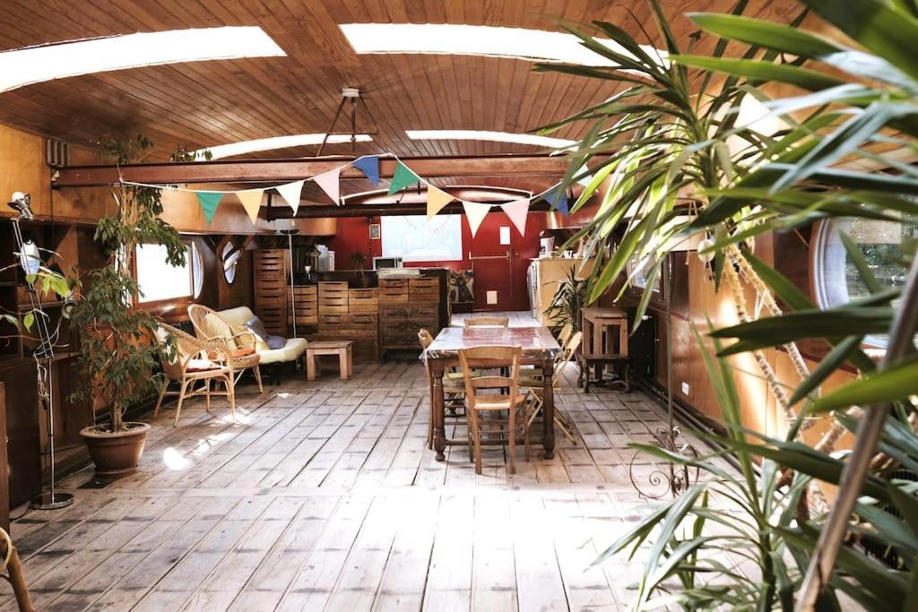 Belle Peniche Romantique A Paris Boulogne-Billancourt Exterior photo